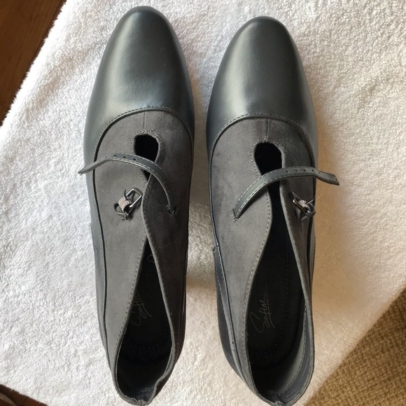 Soft Moc navy shoe  bootie with small heel and strap.  Suede and leather look. - Picture 3 of 10